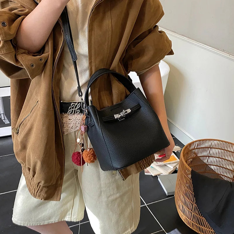 Fashionable Retro Bucket Bag Women's Crossbody Bag Versatile Handbag Urban Minimalist Style PU Material Medium Size Daily Match