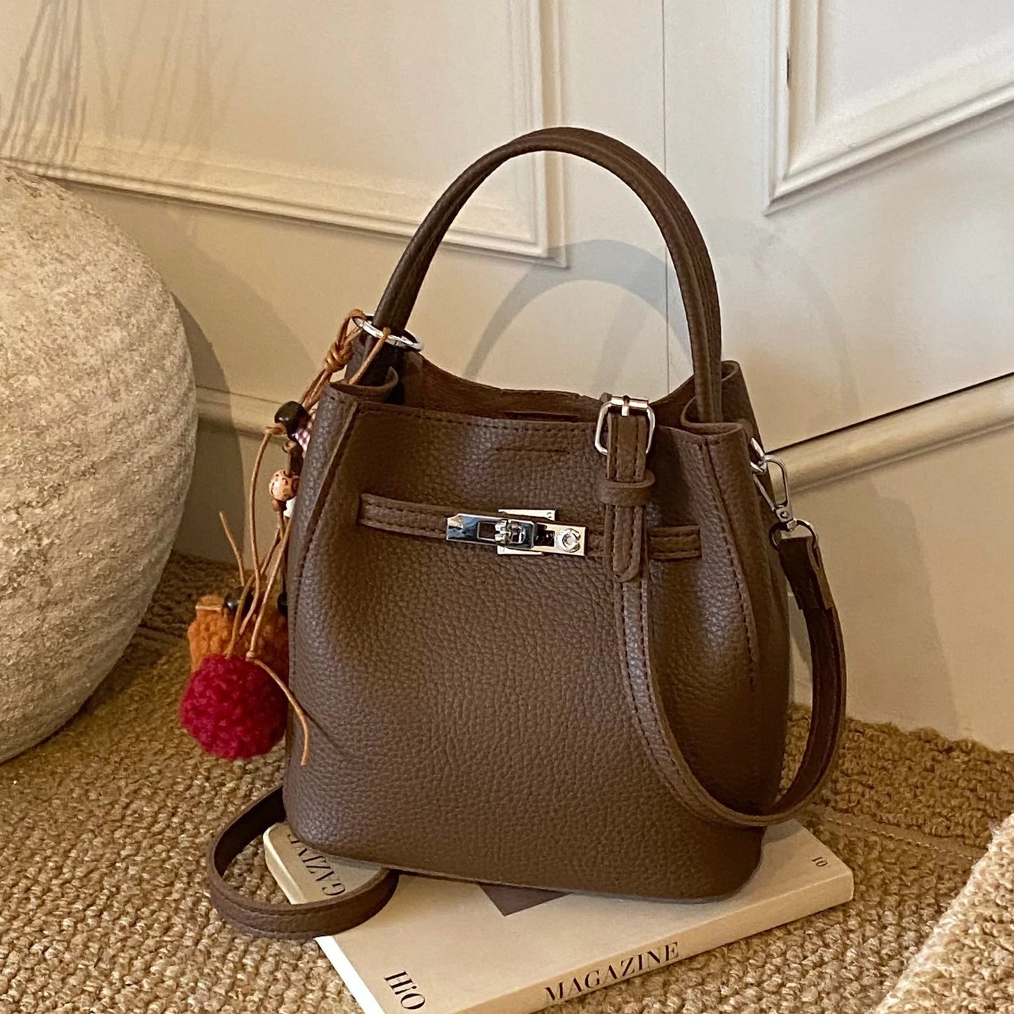 Fashionable Retro Bucket Bag Women's Crossbody Bag Versatile Handbag Urban Minimalist Style PU Material Medium Size Daily Match