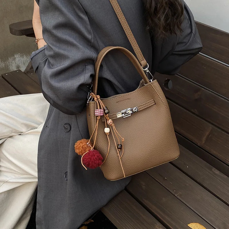 Fashionable Retro Bucket Bag Women's Crossbody Bag Versatile Handbag Urban Minimalist Style PU Material Medium Size Daily Match